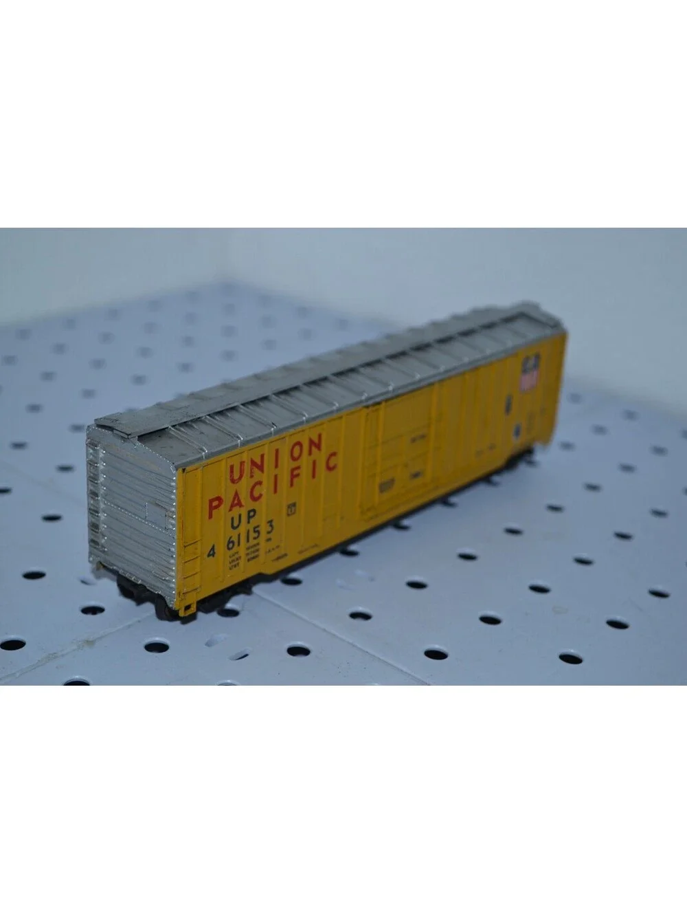 AS IS Athearn HO Scale 50' Union Pacific 461153 Outside Braced Box Car #1342